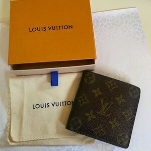 Louis Vuitton Monogram Bifold Men’s Wallet